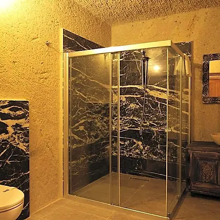 Doctor's Cave Hotel